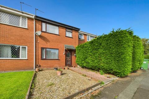 3 bedroom end of terrace house to rent, Lower Southfield, Bolton BL5