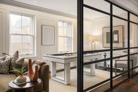 3 bedroom apartment for sale, Charles Street, London, W1J 5
