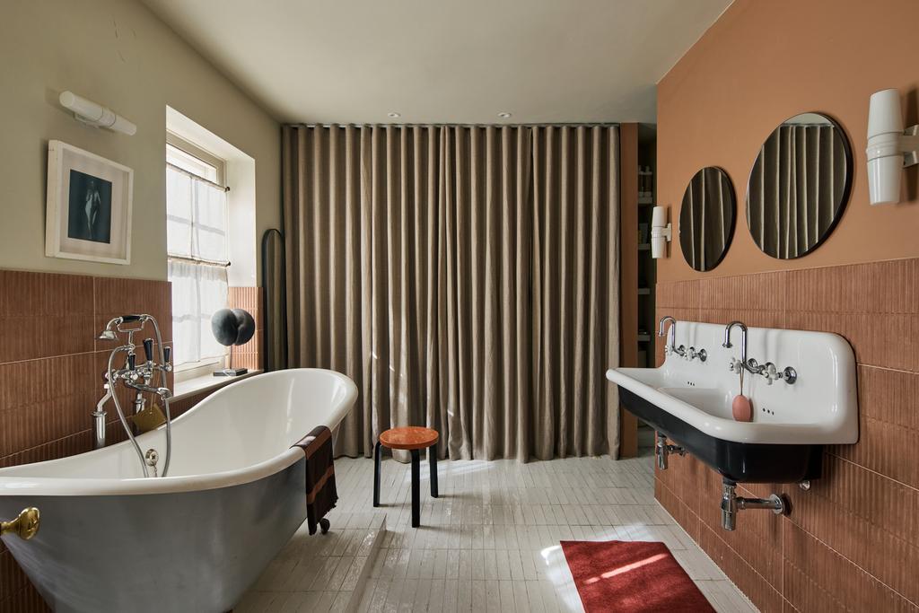 312348 - AJ8 A7687.jpg