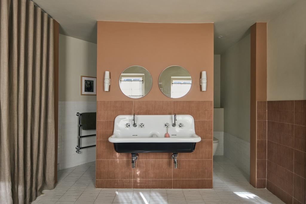 312349 - AJ8 A7693.jpg