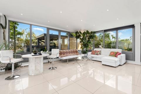 4 bedroom flat for sale, New Park Road, London SW2