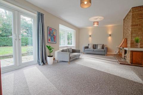 5 bedroom house to rent, Fern Grove, Herts AL8