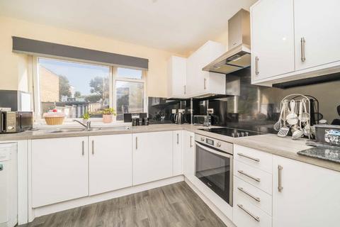 undefined, Queens Road, Kingston Upon Thames KT2