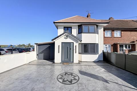 125 Station Crescent, Ashford, TW15 3HN