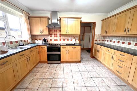 2 bedroom detached bungalow to rent, Broad View, Denstone