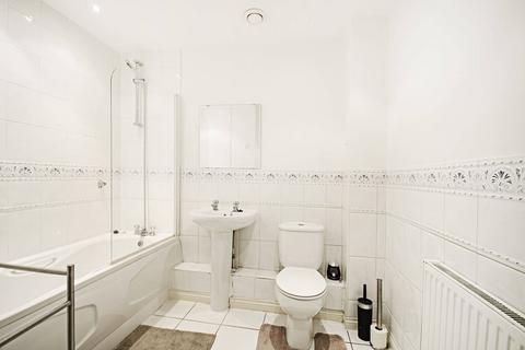 2 bedroom flat for sale, Great North Way, Hendon, London, NW4