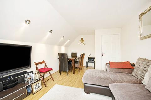 2 bedroom flat for sale, Great North Way, Hendon, London, NW4