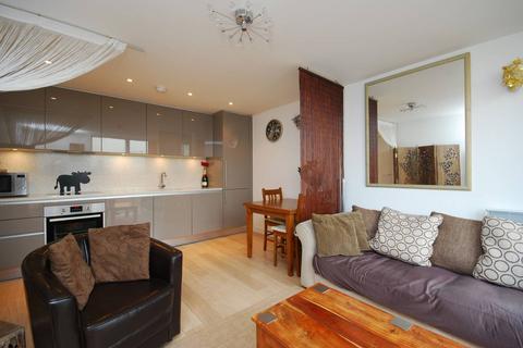2 bedroom flat for sale, New River Village, Hornsey, London, N8