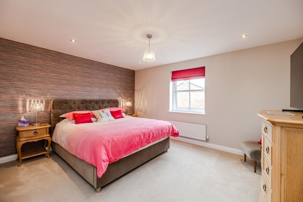 19 Barony Grove NE200 FZ-21