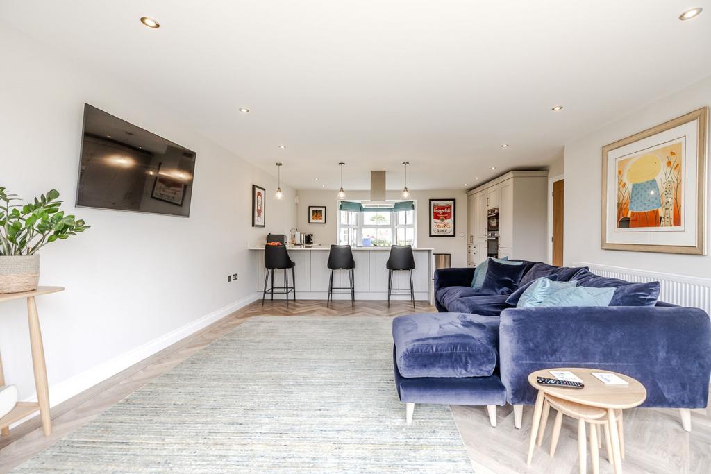 19 Barony Grove NE200 FZ-37