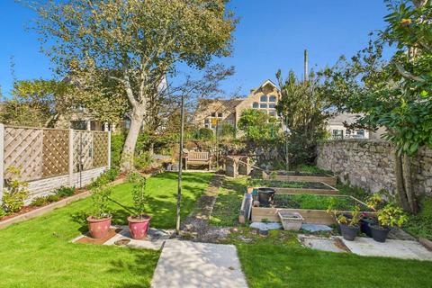 14 Chapel Close, Kehelland, Camborne, TR14 0DB