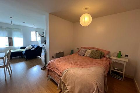 Studio to rent, Lower Canal Walk, Southampton SO14