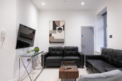 6 bedroom flat to rent, at Liverpool, Flat 1, Aberdeen House, 1, De La Beche Street SA1