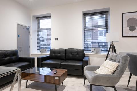 6 bedroom flat to rent, at Liverpool, Flat 1, Aberdeen House, 1, De La Beche Street SA1