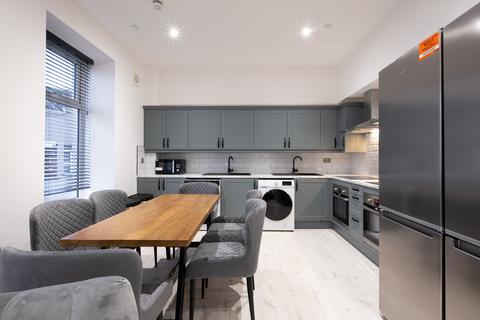 6 bedroom flat to rent, at Liverpool, Flat 1, Aberdeen House, 1, De La Beche Street SA1