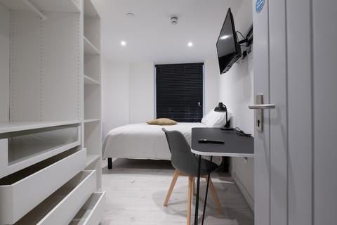 6 bedroom flat to rent, at Liverpool, Flat 1, Aberdeen House, 1, De La Beche Street SA1