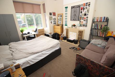 8 bedroom terraced house to rent, Brudenell Road, Leeds LS6