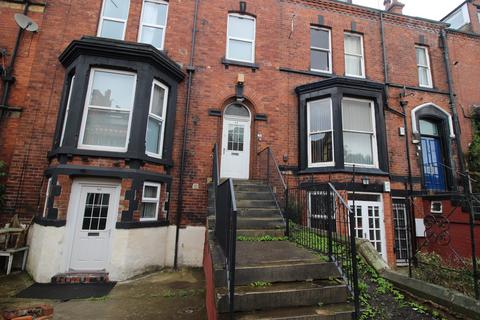 6 bedroom terraced house to rent, Regent Park Terrace, Leeds LS6
