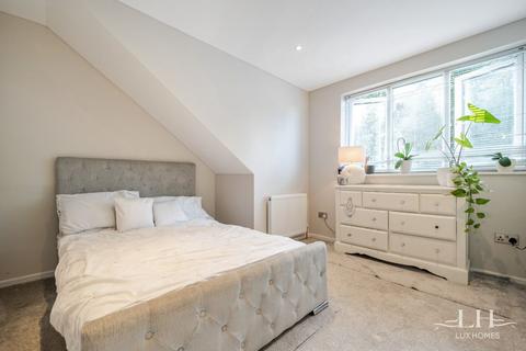 5 bedroom detached house for sale, London Road, Brentwood