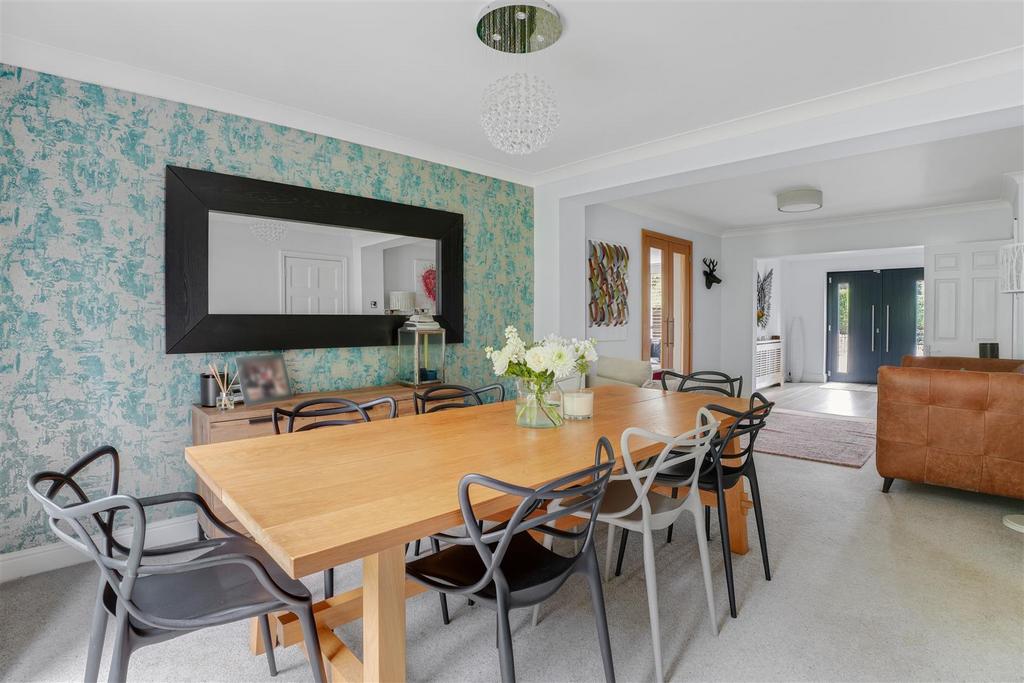 Snug/dining room