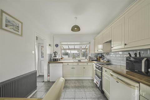 3 bedroom detached house for sale, Fairwood Road, West Cross, Swansea