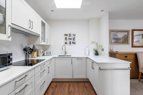 2 bedroom retirement property to rent, Oatlands Drive, Weybridge KT13