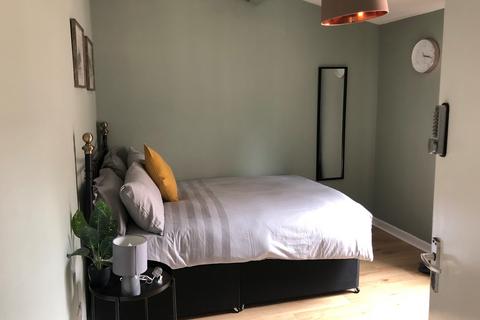 2 bedroom semi-detached house to rent, Lark Lane, Liverpool L17