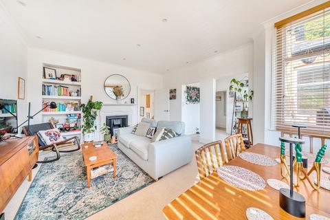 2 bedroom flat for sale, Grafton Road, London, W3