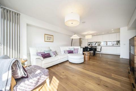 3 bedroom flat for sale, Frobisher Crescent, London EC2Y