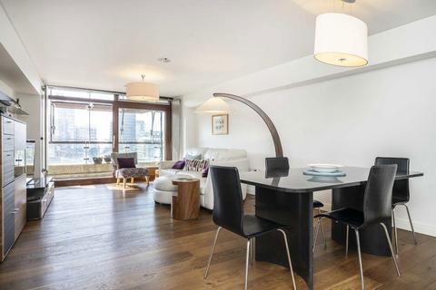 3 bedroom flat for sale, Frobisher Crescent, London EC2Y