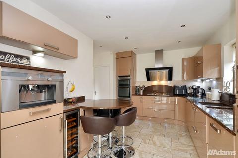 4 bedroom detached house for sale, Pinners Fold, Norton