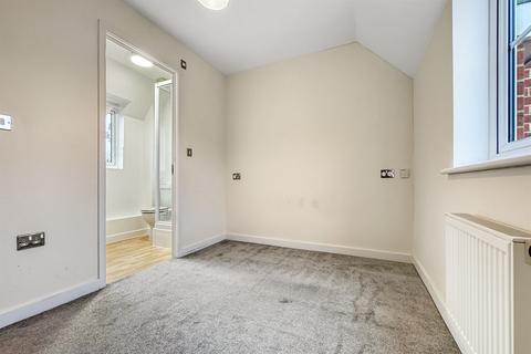 2 bedroom flat for sale, 2 bedroom Second Floor Flat in Chichester