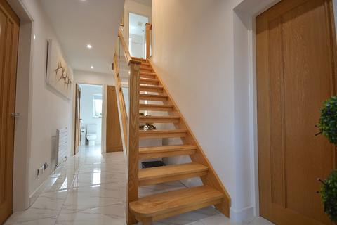 4 bedroom detached house for sale, Badger Close, Hucknall