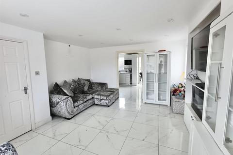 5 bedroom detached house for sale, Chatsworth Avenue, Telscombe Cliffs, Peacehaven