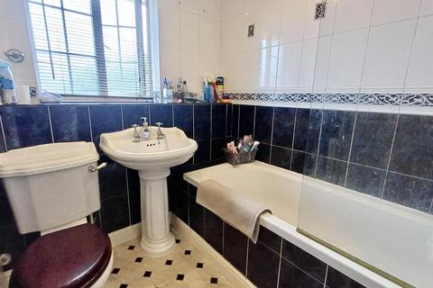 5 bedroom detached house for sale, Chatsworth Avenue, Telscombe Cliffs, Peacehaven