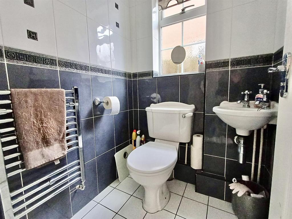 Cloakroom/WC