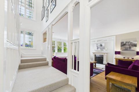 6 bedroom detached house for sale, London Road, Great Glen, Leicestershire