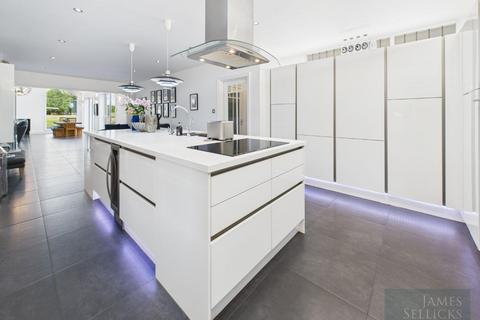 6 bedroom detached house for sale, London Road, Great Glen, Leicestershire