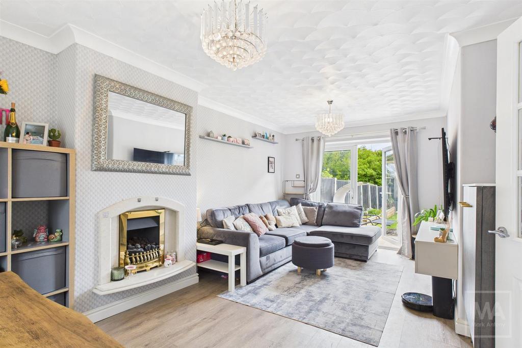 Living Room/Dining