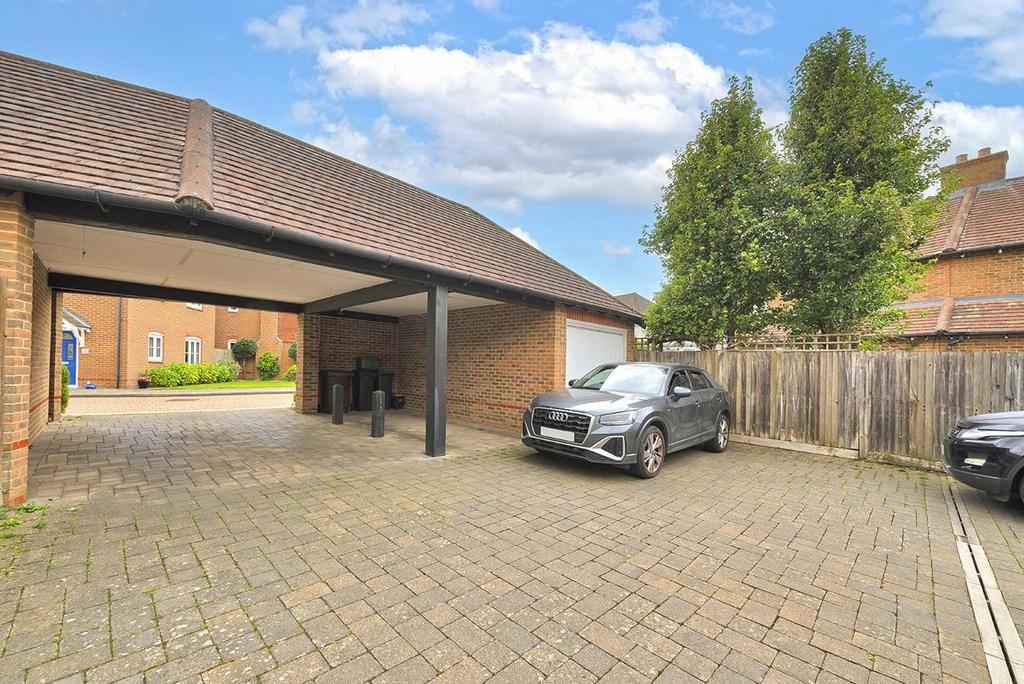 Car barn &amp; garage