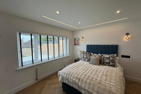 1 bedroom in a house share to rent, 255 Totteridge Road, High Wycombe