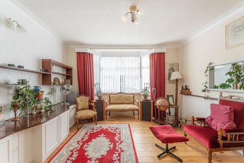 Kenilworth Gardens, Ilford, Essex, IG3