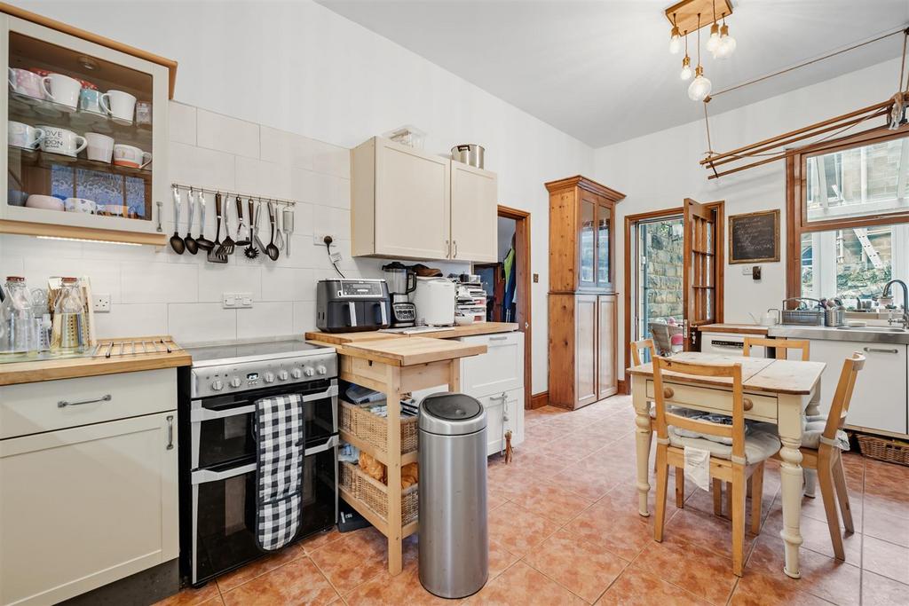 Dining Kitchen to Conservatory.jpg