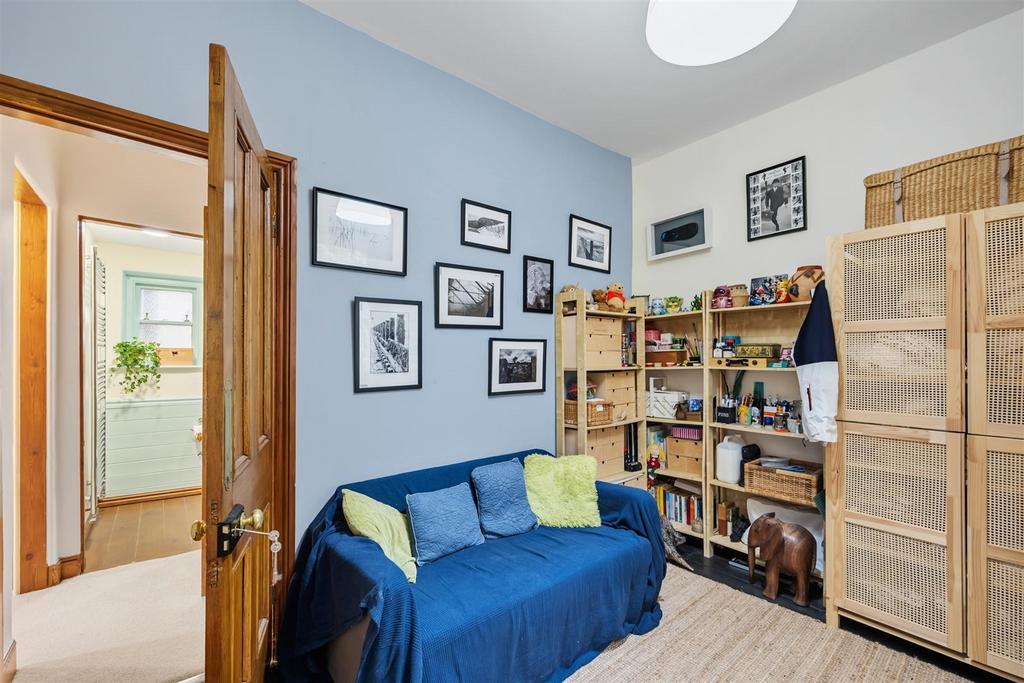 Bedroom One to landing.jpg