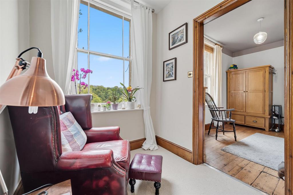 First floor landing - window.jpg