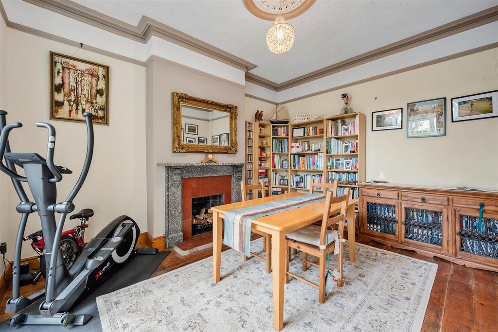 Dining Room.jpg