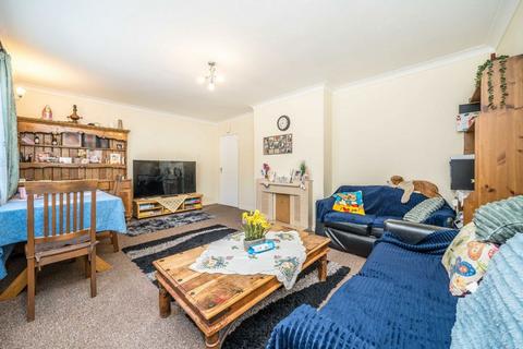 2 bedroom flat for sale, Lampton Road, Hounslow TW3