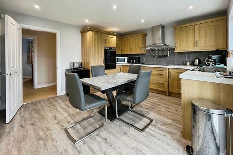 4 bedroom bungalow for sale, Ermine Street, Ancaster, Grantham, NG32