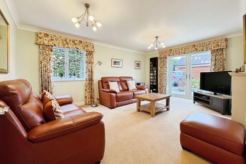 4 bedroom bungalow for sale, Ermine Street, Ancaster, Grantham, NG32