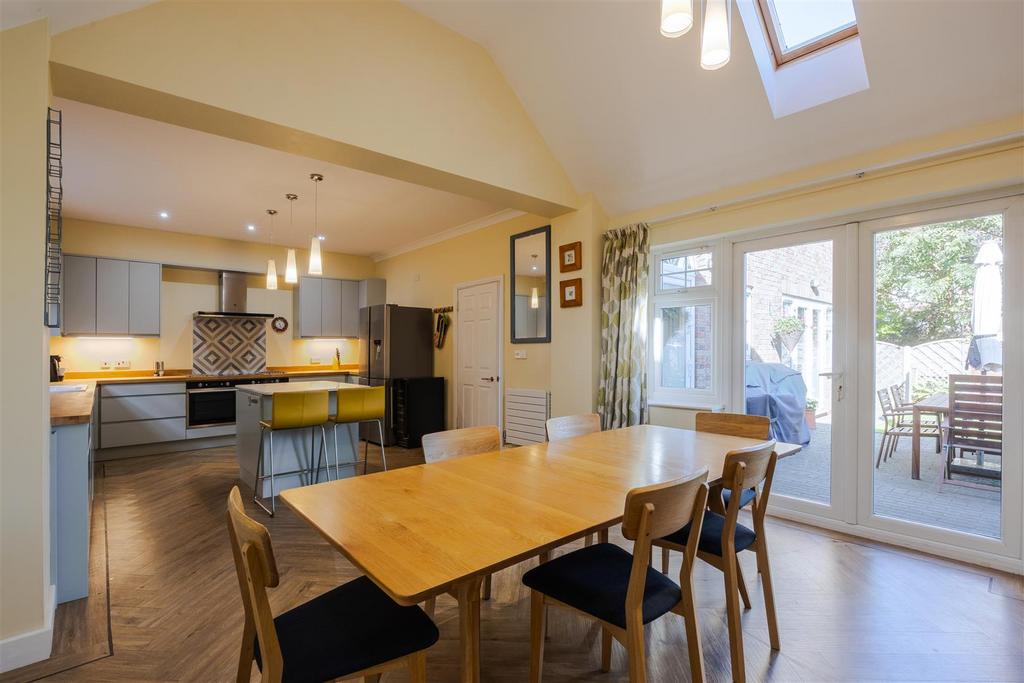 Kitchen diner